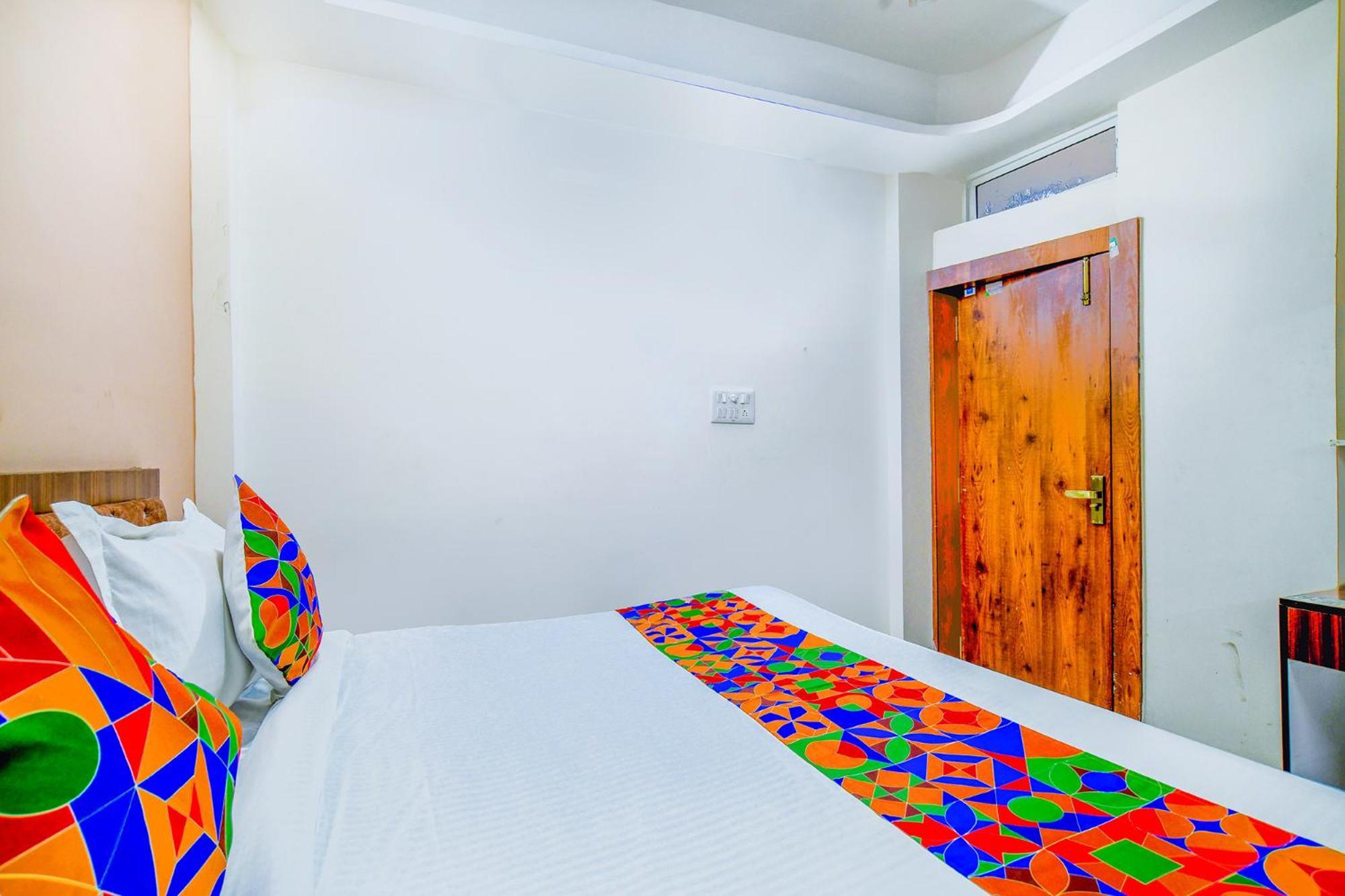 Hotel Fabexpress Regal